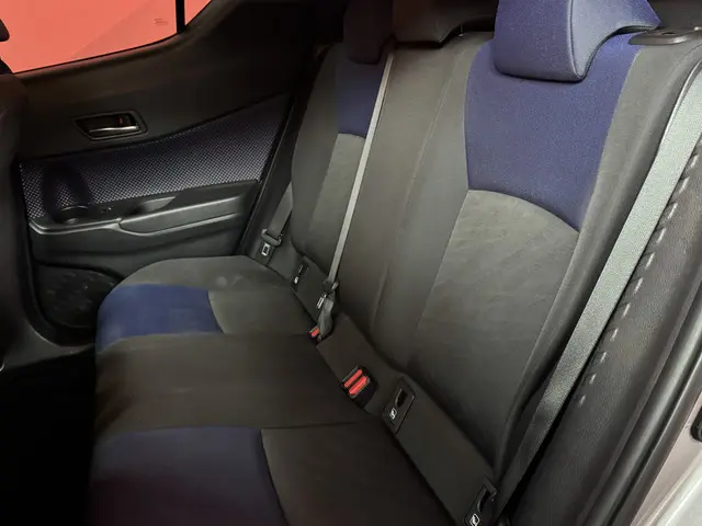 Toyota C-HR 1.8 Hybrid Bi-Tone 2018 Hybride Benzine 8