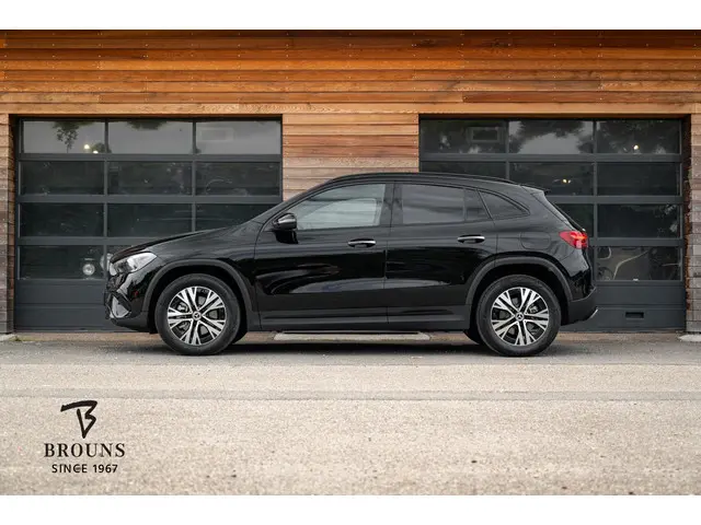 Mercedes-Benz GLA 250 e 2024 Hybride Benzine 2
