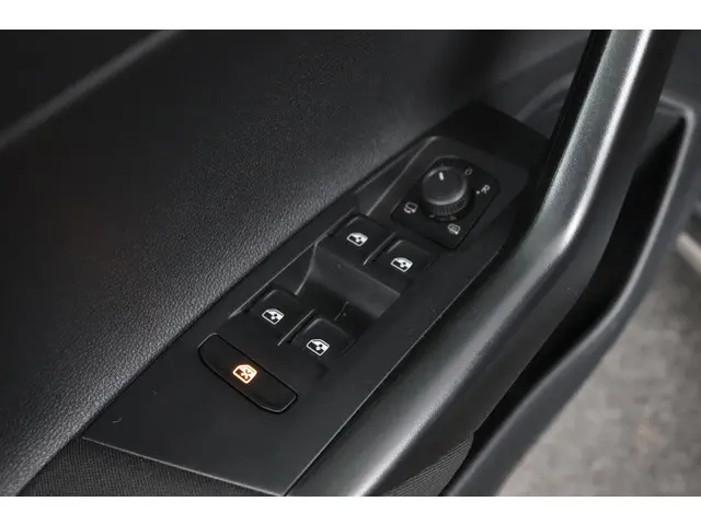 Volkswagen Taigo 1.0 TSI 110pk DSG Life 2022 Benzine 27