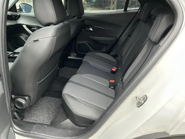 Peugeot 2008 1.2 Turbo 100 PK Allure Pack | 2021 Benzine 27