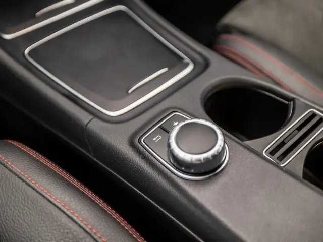 Mercedes-Benz CLA 180 AMG Sport 2017 Benzine 24