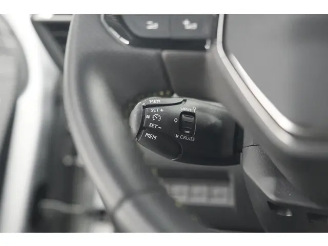 Peugeot 208 PureTech 100 GT 2024 Benzine 48