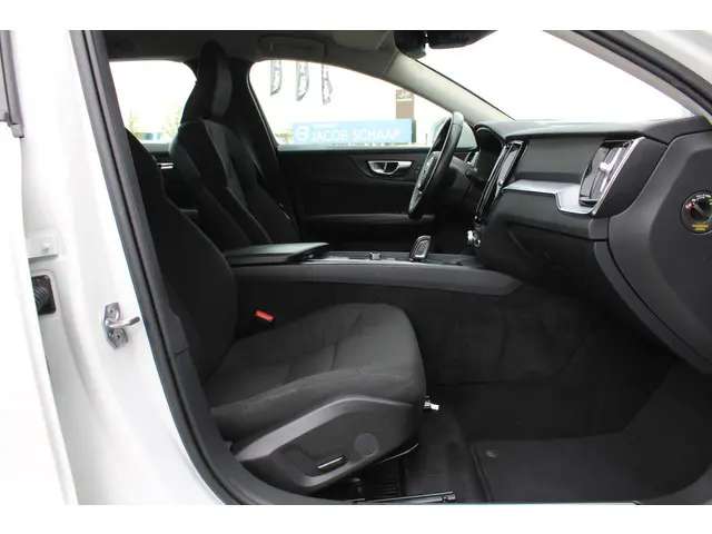Volvo V60 B3 Automaat Momentum Advantage 2021 Benzine 50
