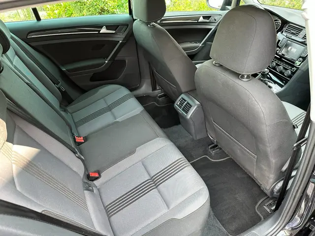 Volkswagen Golf 1.2 TSI Connected Series 2016 Benzine 26