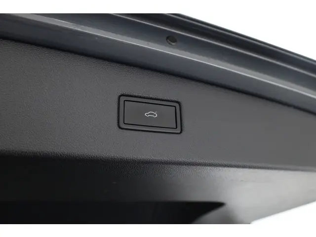 Volkswagen Tiguan 1.5 TSI R-Line DSG 2021 Benzine 33