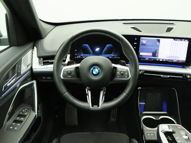 BMW X1 xDrive25e 2024 Hybride Benzine 31