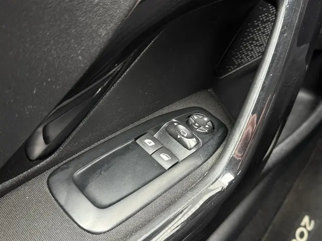 Peugeot 208 1.2 PureTech Style Pack 2015 Benzine 22