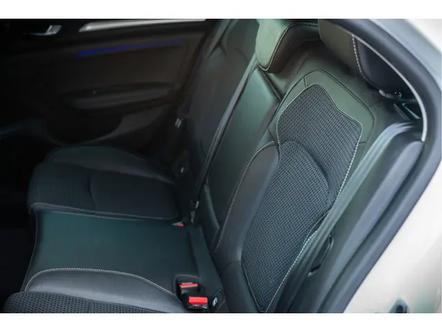 Renault Mégane TCe 130 Bose 2016 Benzine 38