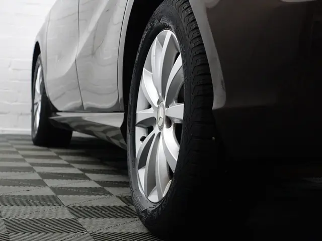 Mercedes-Benz A-Klasse 180 Prestige- 2015 Benzine 27