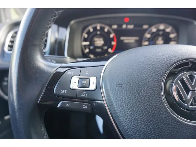 Volkswagen Golf 1.0 TSI Highline 2018 Benzine 11