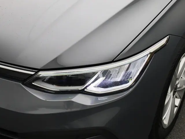 Volkswagen Golf 1.0eTSI/110PK Life DSG 2023 Benzine 13