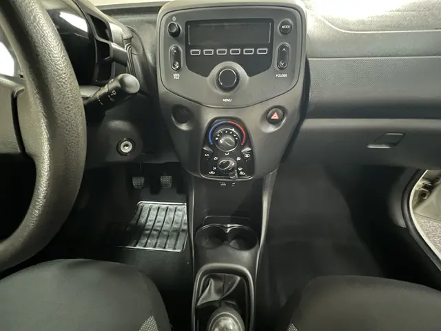 Peugeot 108 1.0 e-VTi RIJKLAAR!! 2020 Benzine 17