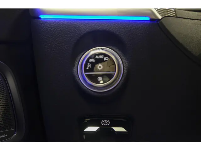 Mercedes-Benz CLE Coupé CLE200 AMG 204pk 2024 Benzine 38