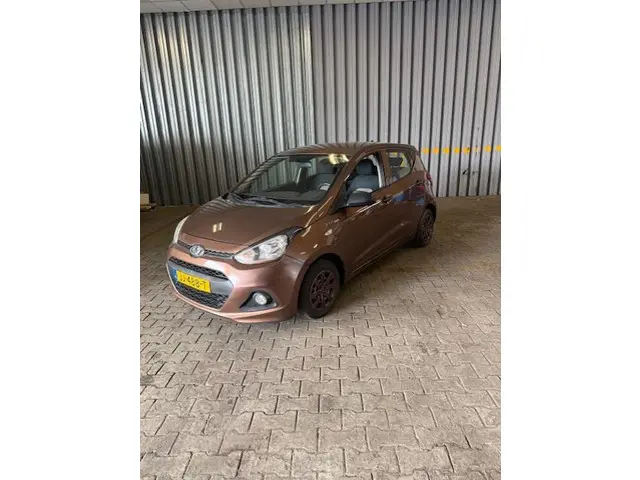 Hyundai i10 1.0i i-Motion Comfort 2017 Benzine 2