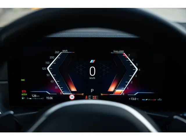 BMW 3 Serie Touring 320i High Executive 2023 Benzine 46