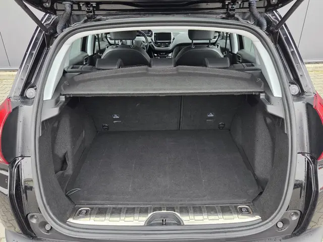 Peugeot 2008 1.2 PureTech Blue Lease Allure 2019 Benzine 9