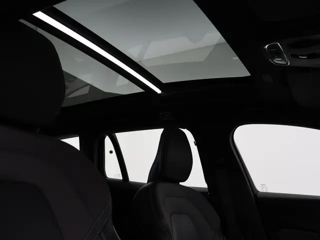 Volvo V60 2.0 T4 190 PK R-DESIGN + PANORAMADAK 2020 Benzine 6