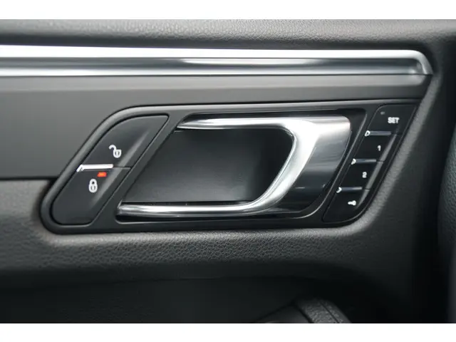 Porsche Macan 2.0 2018 Benzine 34