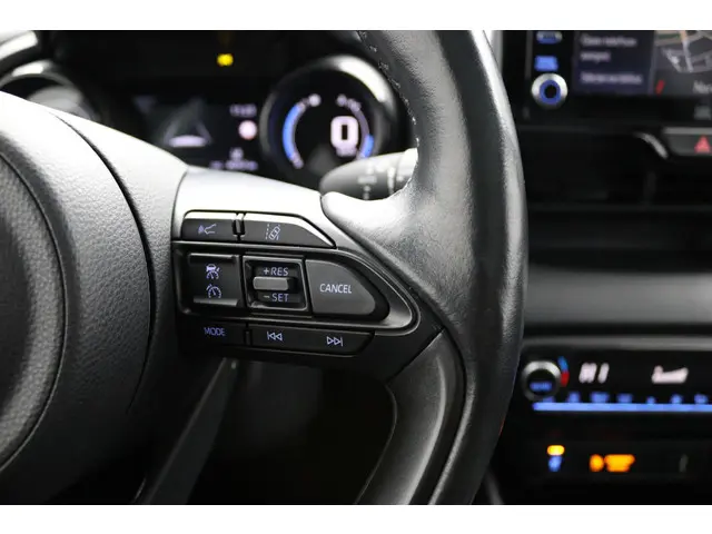 Toyota Yaris 1.5 Hybrid Executive 2022 Hybride Benzine 21