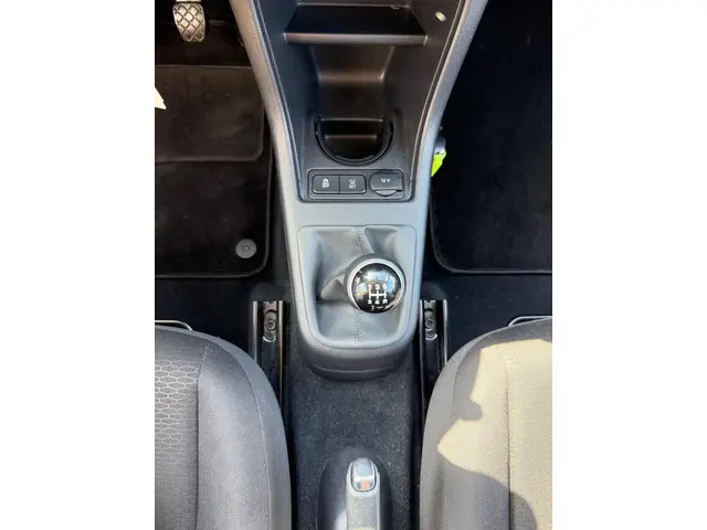 SEAT Mii 1.0 Sport Dynamic 2015 Benzine 24