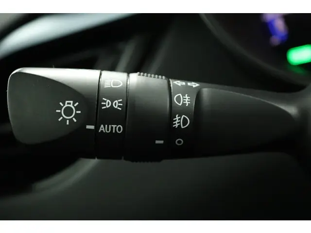 Toyota C-HR 1.8 Hybrid Style 2021 Hybride Benzine 31