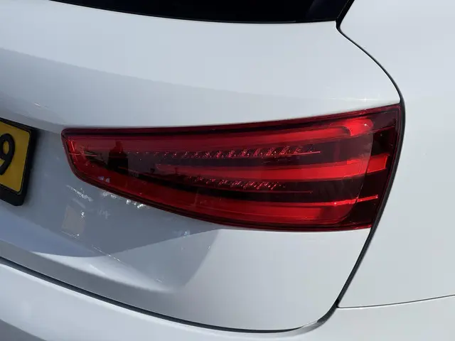 Audi Q3 1.4 TFSI Sport Edition 2015 Benzine 38