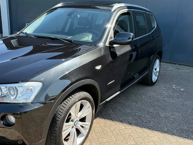 BMW X3 XDrive20i High Executive 2013 Benzine 8