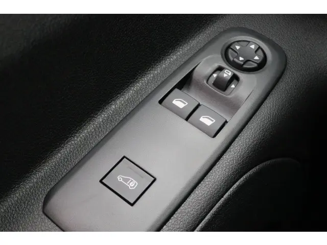 Peugeot e-Partner 136 L1 50 kWh 2023 Elektrisch 27