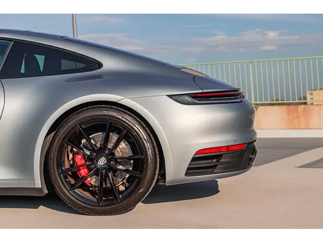 Porsche 911 3.0 Carrera 4S 2021 Benzine 22
