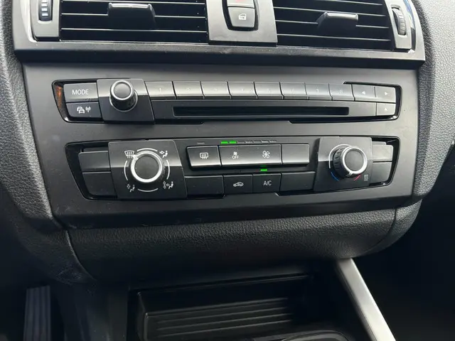 BMW 1 Serie 114i Business+ 2012 Benzine 7