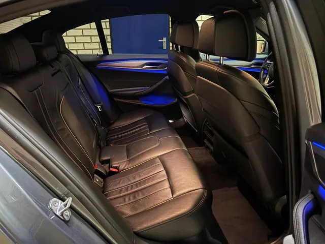 BMW 5 Serie 520i High Executive M-pakket 2018 Benzine 17