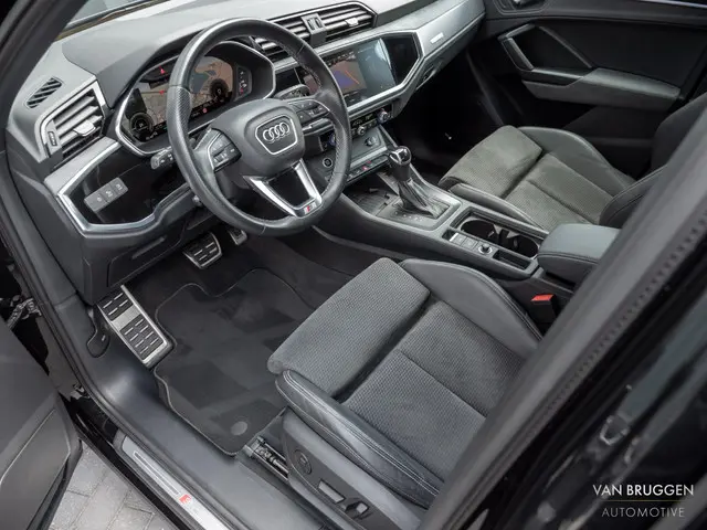 Audi Q3 45 TFSI E S-Line 2022 Hybride Benzine 13