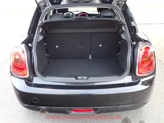 MINI One 1.5 Pepper 2020 Benzine 26