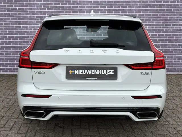 Volvo V60 2.0 T4 R-Design 2020 Benzine 13