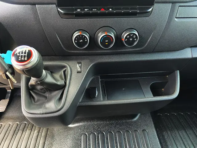 Renault Master T35 2.3 dCi Lowliner 2022 Diesel 15