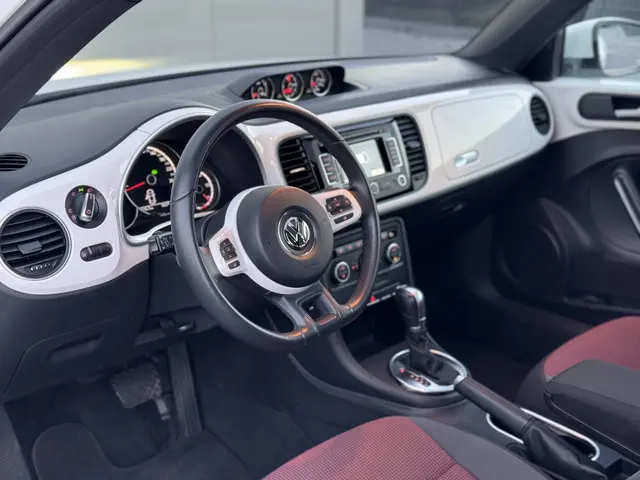 Volkswagen Beetle 1.2 TSI 105pk DSG Design 2013 Benzine 9