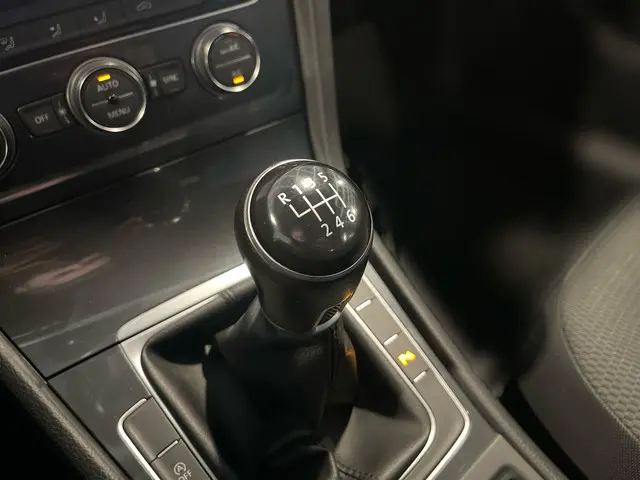 Volkswagen Golf 1.0 TSI Comfortline 2017 Benzine 36