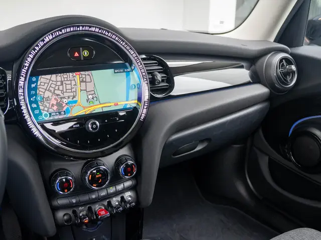 MINI 5-Deurs One Business Edition 2021 Benzine 11