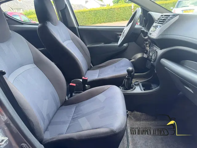 Suzuki Alto 1.0 Celebration EASSS 2015 Benzine 6