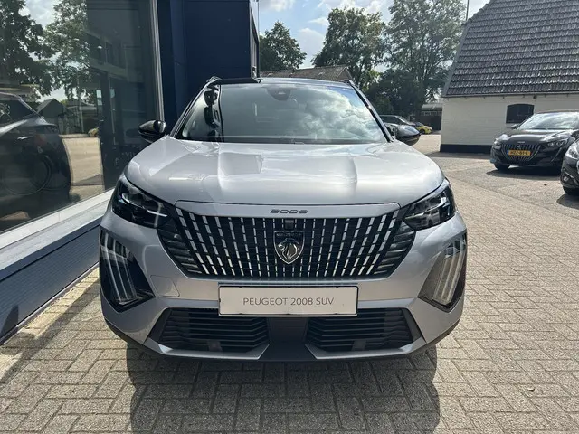 Peugeot 2008 1.2 Hybrid 145 GT 2025 Hybride Benzine 43