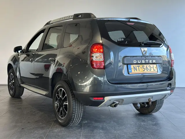 Dacia Duster 1.2 TCe 4x2 Blackshadow 2017 Benzine 6