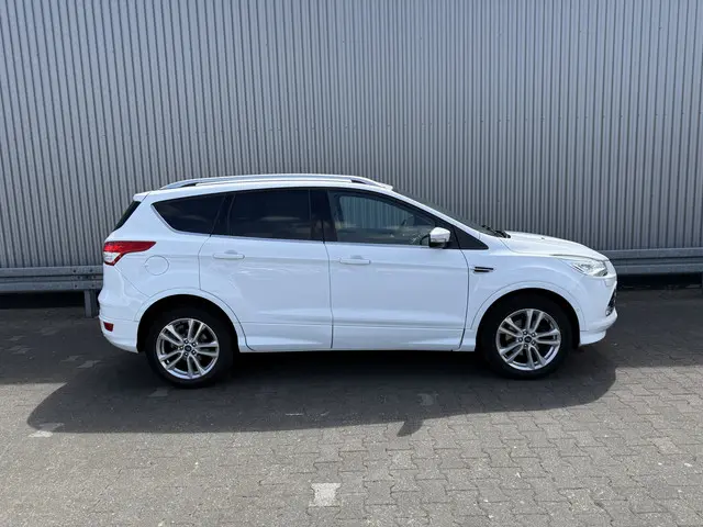 Ford Kuga 1.5 Titanium 2015 Benzine 10