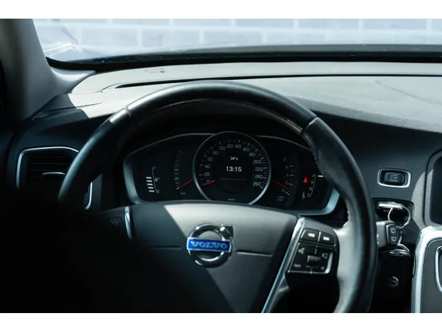 Volvo V60 T3 150 pk Momentum Automaat 2014 Benzine 14