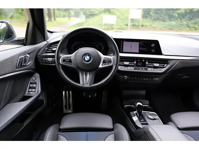 BMW 1 Serie 116i High Executive 2022 Benzine 14
