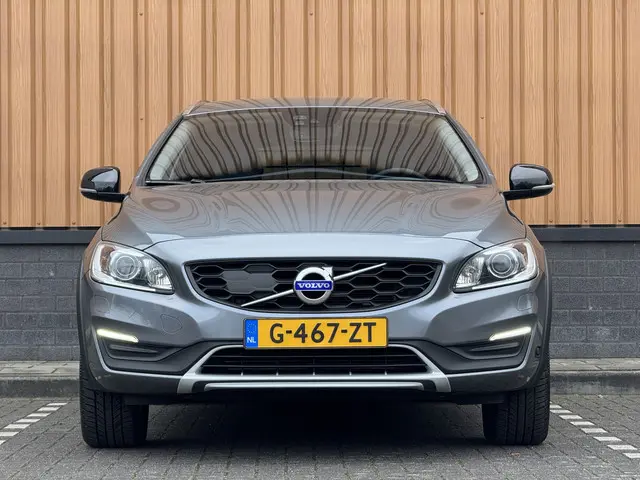Volvo V60 Cross Country 2.0 T5 Summum 2016 Benzine 2