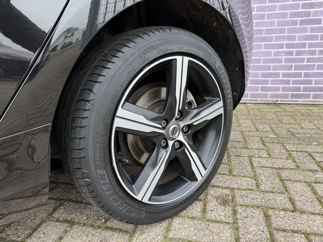 Volvo V40 1.5 T3 Polar+ Sport 2020 Benzine 9