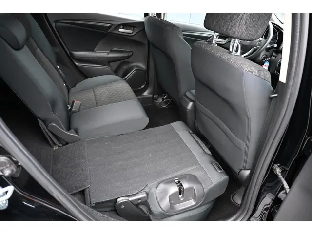 Honda Jazz 1.3 i-VTEC Trend 2017 Benzine 24