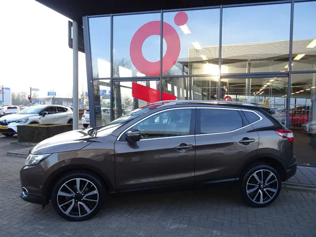 Nissan QASHQAI 1.2 Tekna 2014 Benzine 4