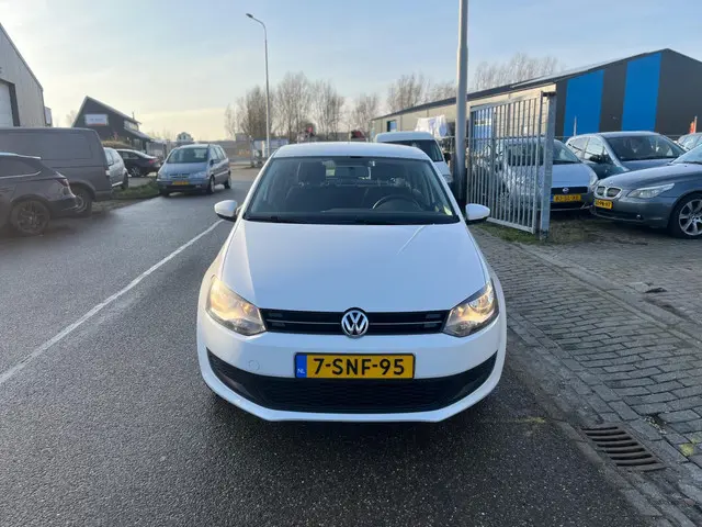 Volkswagen Polo 2