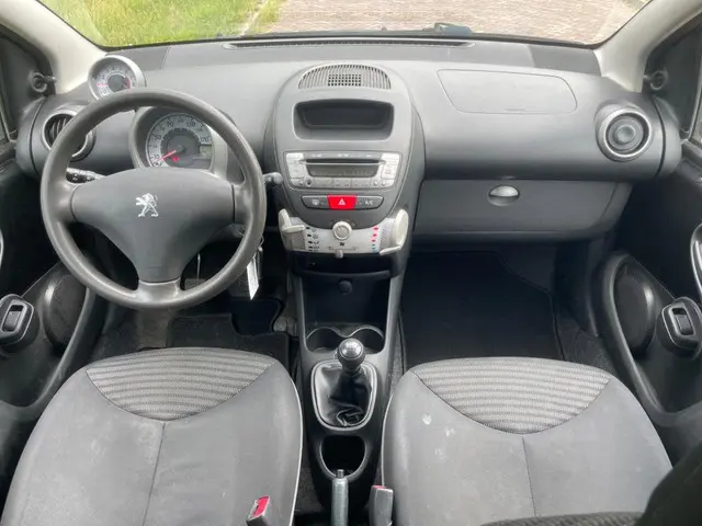 Peugeot 107 1.0 Active-Airco-1e eigenaar 2012 Benzine 9
